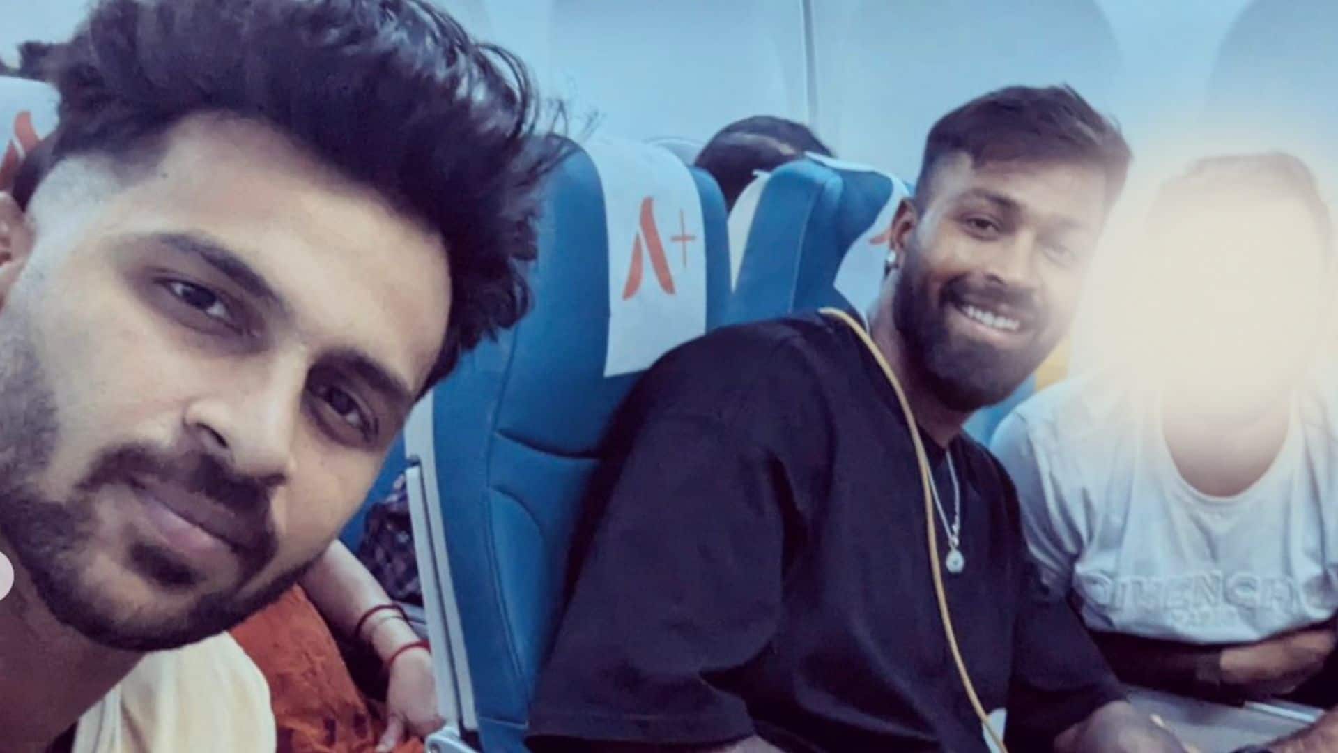 [Watch] Unexpected Old Friend Bumps Into Indian Squad In Flight